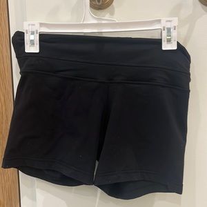 Lululemon bike shorts size 6